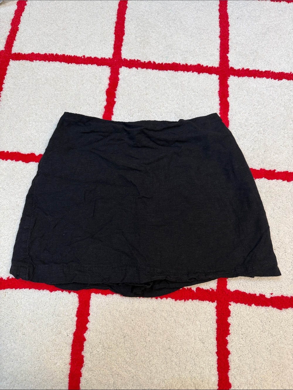 The A&F Scarlett Mid Rise Linen-Blend Mini Skort